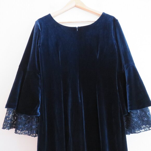 FRANK LYMAN Navy Blue Velvet Morticia Addams Bell Sleeve Dark Whimsigoth Dress - Picture 8 of 10